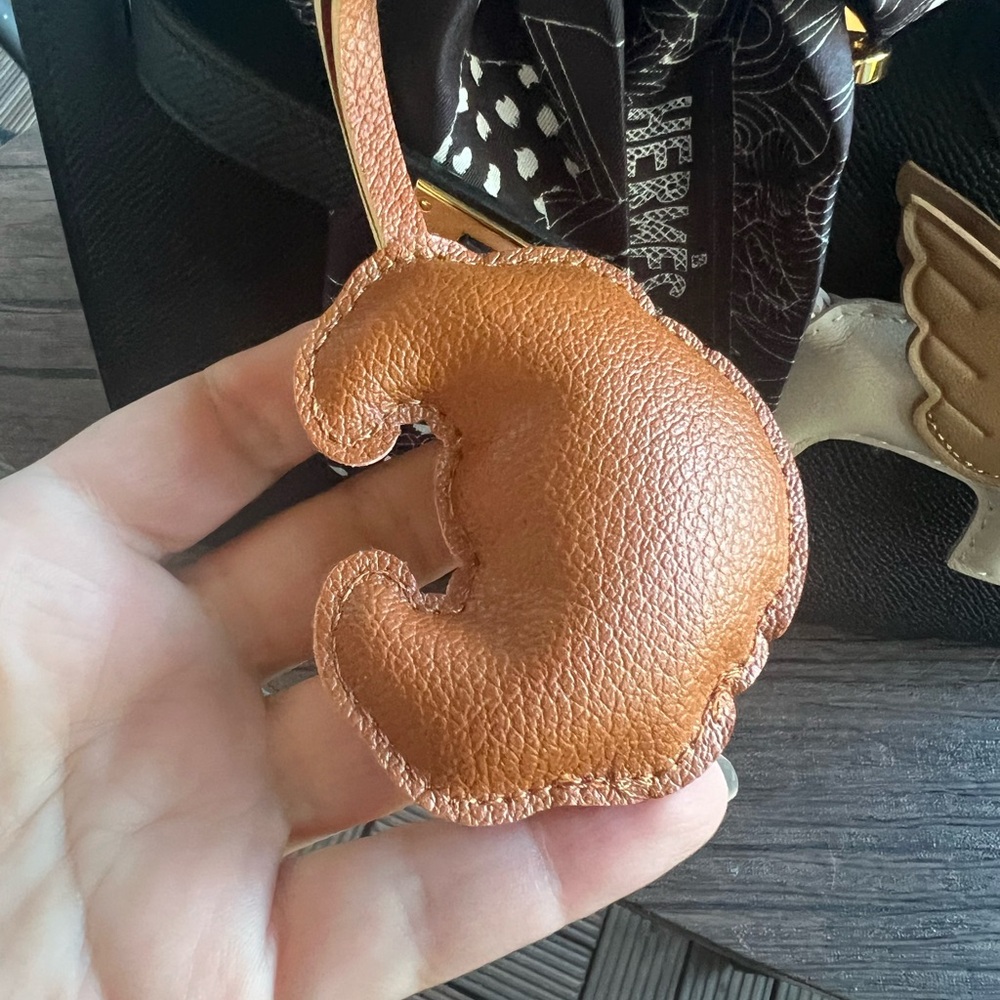 Croissant Bag Charm - CHOCOLATE BROWN - Picture 9 of 15